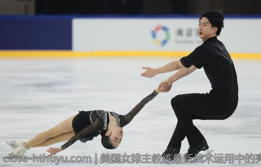 美国女排主教练最新战术运用中的亮点分析
